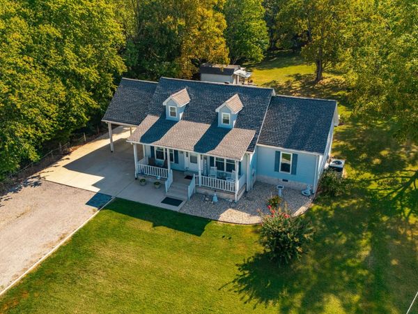 305 Paul Thompson Rd , Bethpage, TN 37022