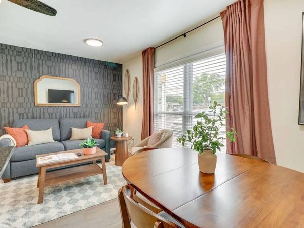 2401 Manor rd, Unit 129, Austin, TX 78722