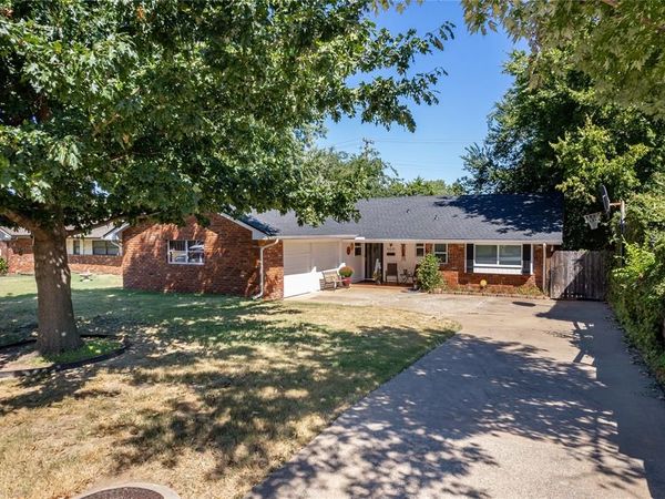 5615 NW 37th Street, Warr Acres, OK 73122