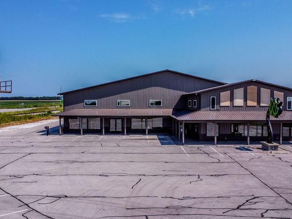1800 N State Route 1 , Watseka, IL 60970