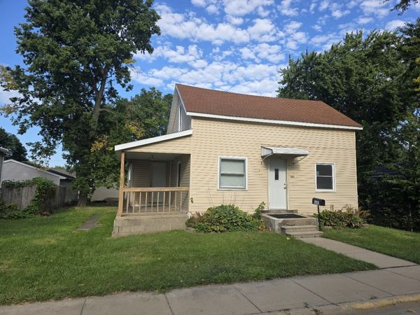 907 Wilson Avenue , Sterling, IL 61081