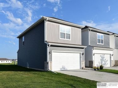 7512 S 204 Avenue, Gretna, NE 68028