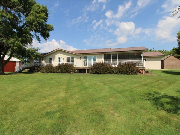 285 250th Street, Ogden, IA 50212