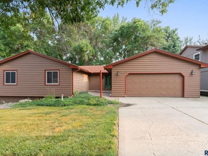 3305 E 33rd St Sioux Falls, SD 57103