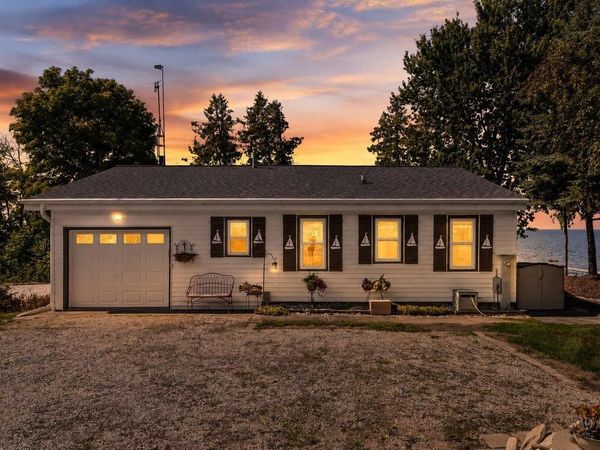 2737 BAY ROAD, Brussels, WI 54204