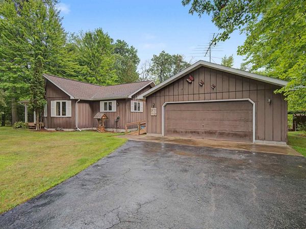 W8860 HAGUEWOOD LANE, Crivitz, WI 54114