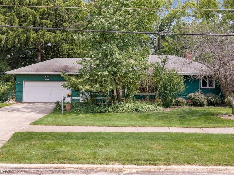 6225 Stratford Drive, Parma Heights, OH 44130 Photo 1