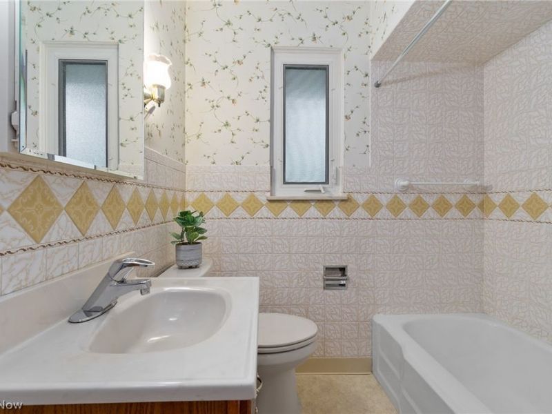 6225 Stratford Drive, Parma Heights, OH 44130 Photo 13