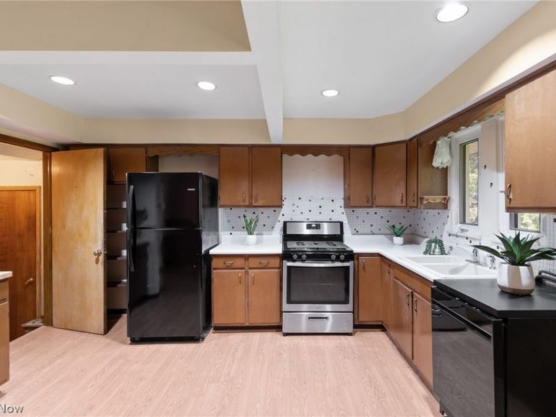6225 Stratford Drive, Parma Heights, OH 44130 Photo 7
