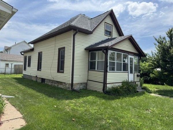 723 7th Street SW, Cedar Rapids, IA 52404