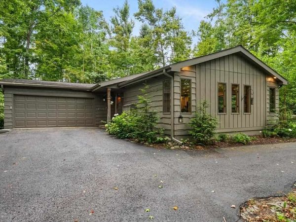 415 Winfield, Harbor Springs, MI 49740
