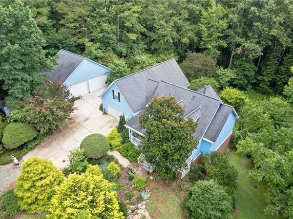 1555 Maple Ridge Drive , Loganville, GA 30052