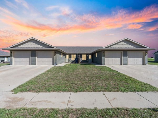 528 Prairie Ave, Baltic, SD 57003