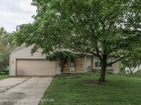 5618 Bearcreek Drive, Lansing, MI 48917
