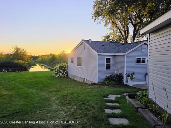 1900 Jackson Boulevard, Highland, MI 48356