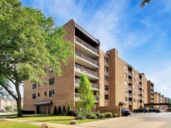 901 Center Street , Unit 403, Des Plaines, IL 60016