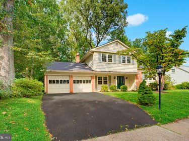 8125 SAXONY DRIVE , ANNANDALE, VA 22003