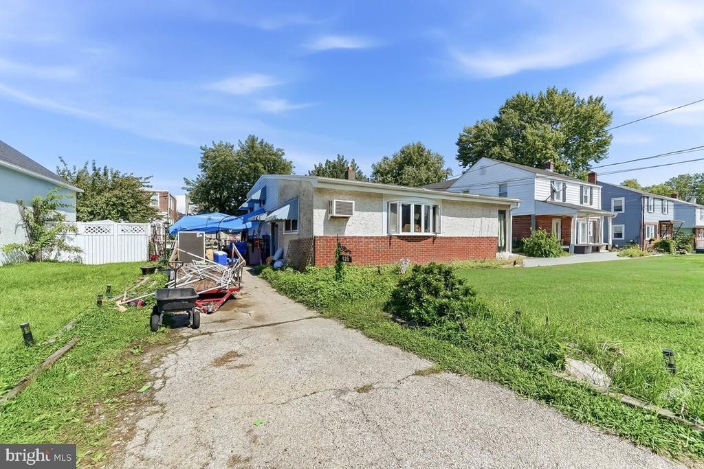 426 FOLSOM AVENUE , FOLSOM, PA 19033