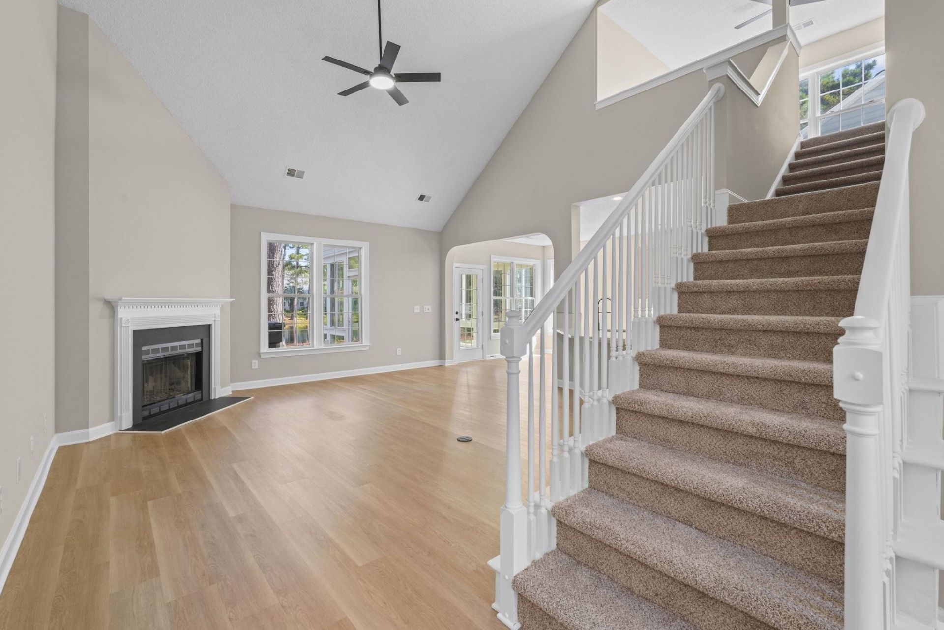6320 Longwood Dr.  Photo 4
