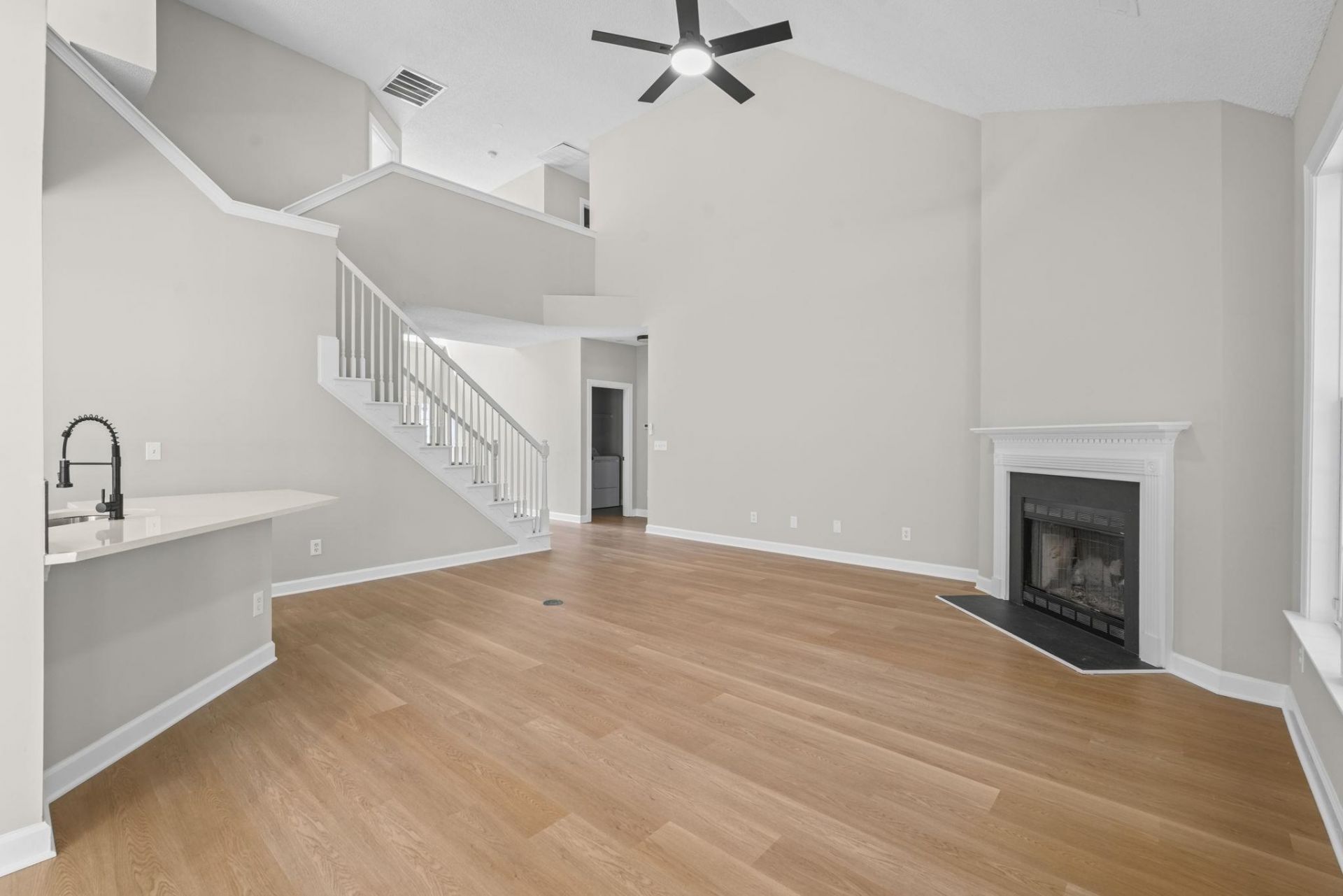 6320 Longwood Dr.  Photo 9