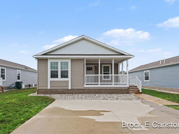 1283 E Ellis Road, Unit 10, Norton Shores, MI 49441
