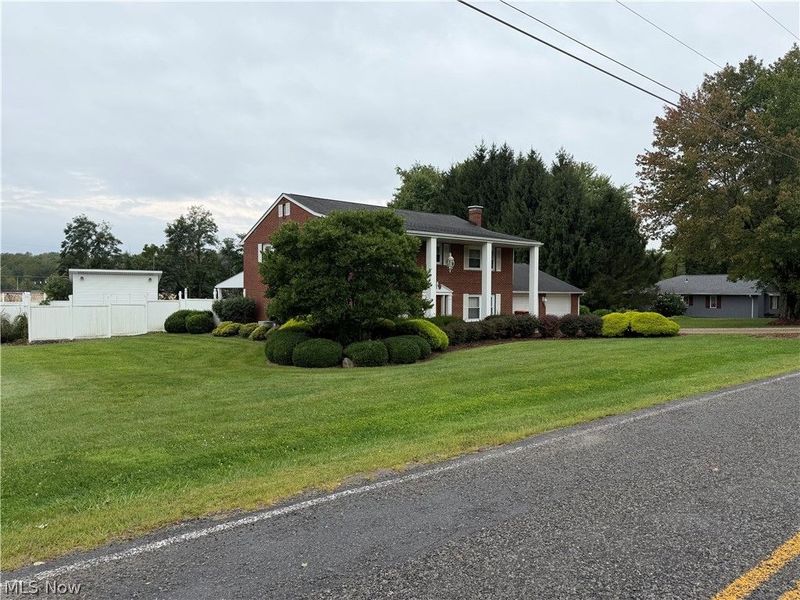 48769 Lakeview Circle, East Liverpool, OH 43920 Photo 2