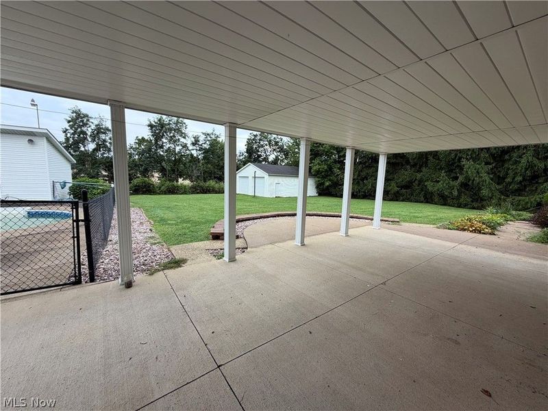 48769 Lakeview Circle, East Liverpool, OH 43920 Photo 4