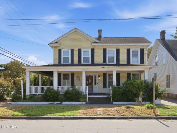 913 Bridges Street , Morehead City, NC 28557