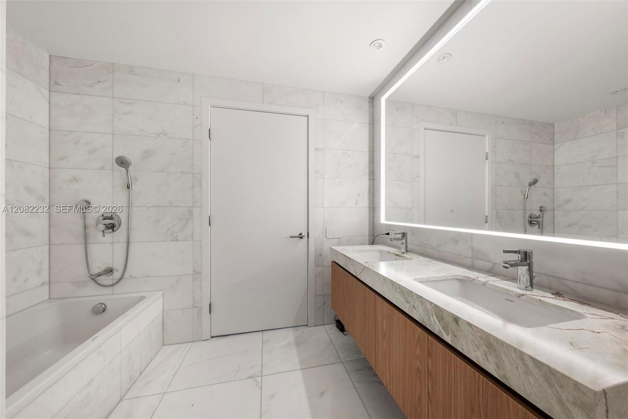 500 Alton Rd, Unit 2318, Miami Beach, FL 33139 Photo