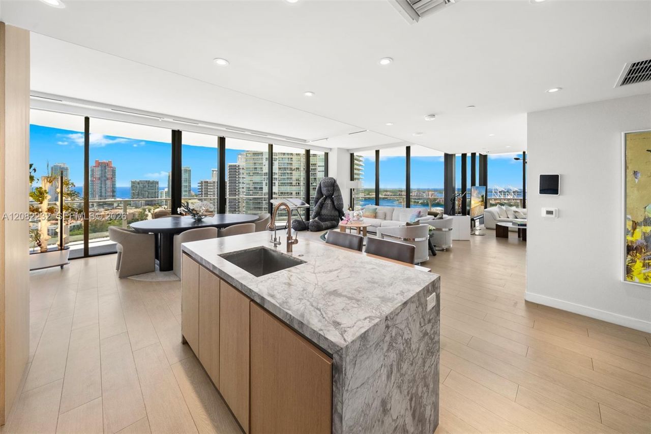 500 Alton Rd, Unit 2318, Miami Beach, FL 33139 Photo