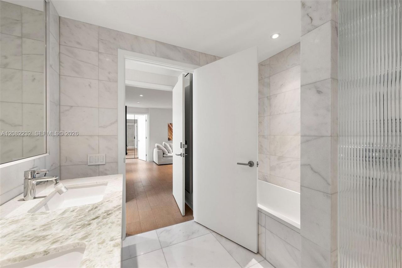 500 Alton Rd, Unit 2318, Miami Beach, FL 33139 Photo