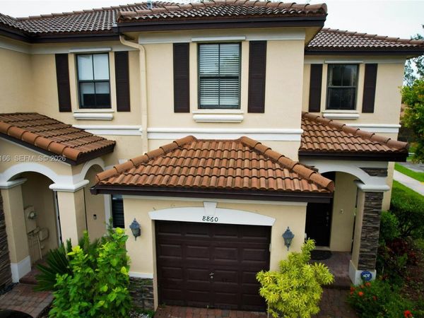8860 NW 116 Path, Doral, FL 33178