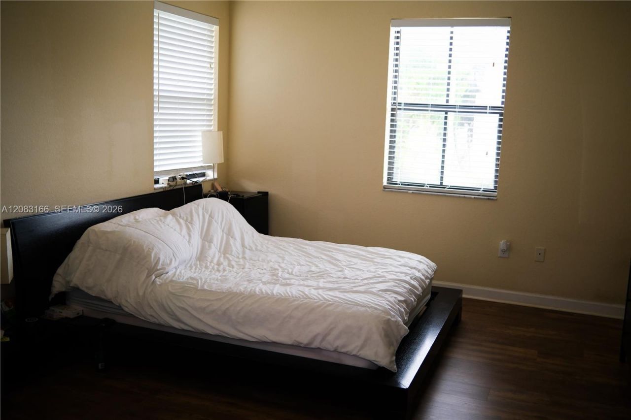 8860 NW 116 Path, Doral, FL 33178 Photo