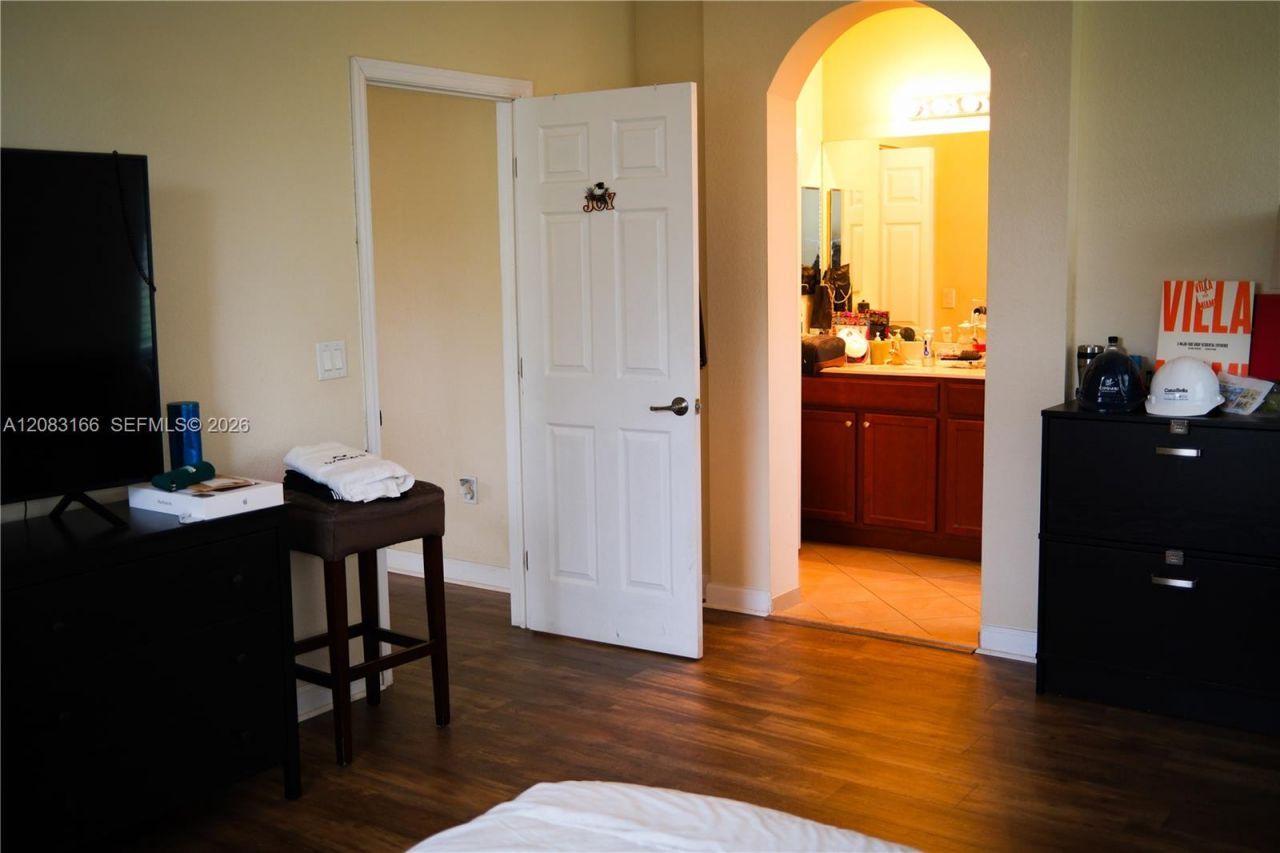 8860 NW 116 Path, Doral, FL 33178 Photo