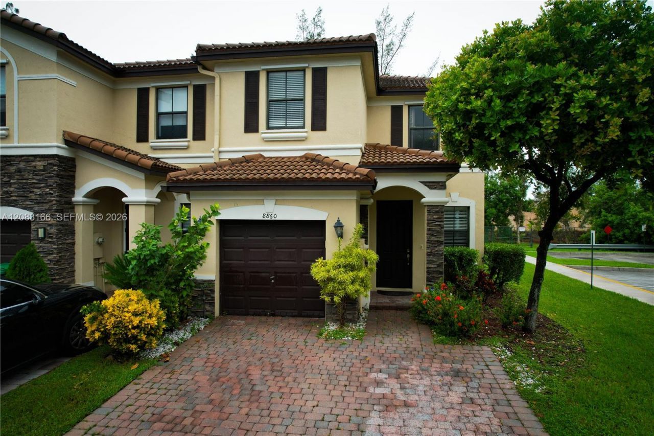 8860 NW 116 Path, Doral, FL 33178 Photo