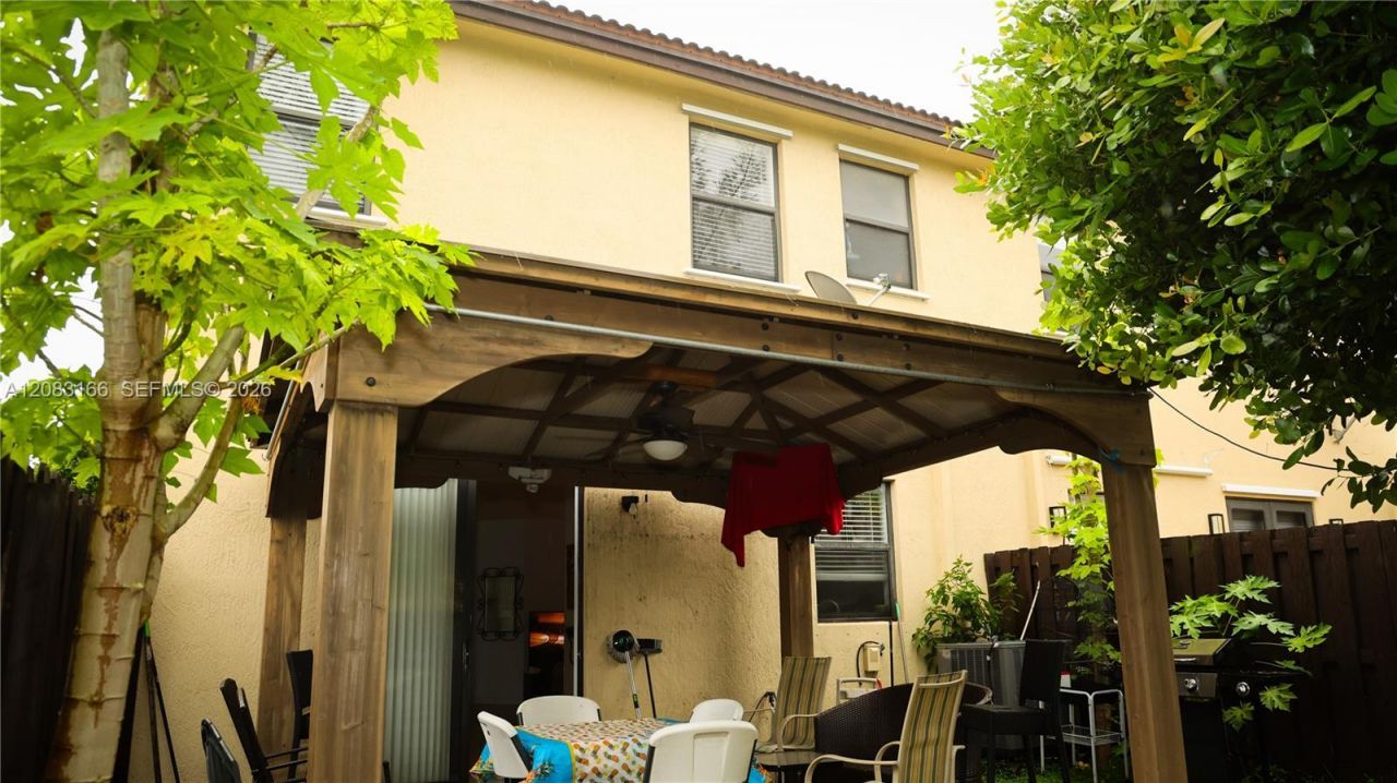 8860 NW 116 Path, Doral, FL 33178 Photo