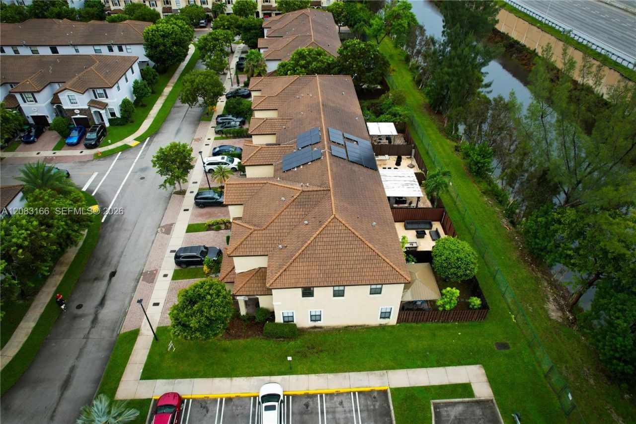 8860 NW 116 Path, Doral, FL 33178 Photo