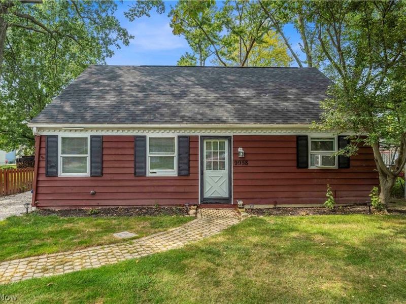 9958 Dupont Drive, Columbia Station, OH 44028 Photo 2