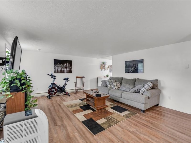 9958 Dupont Drive, Columbia Station, OH 44028 Photo 5