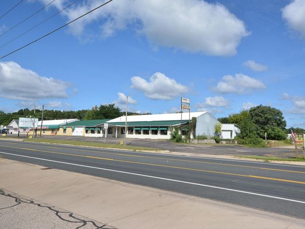 37908 W Red Arrow Highway, Paw Paw, MI 49079