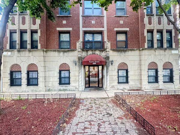 6324 S KIMBARK Avenue , Unit 300, Chicago, IL 60637