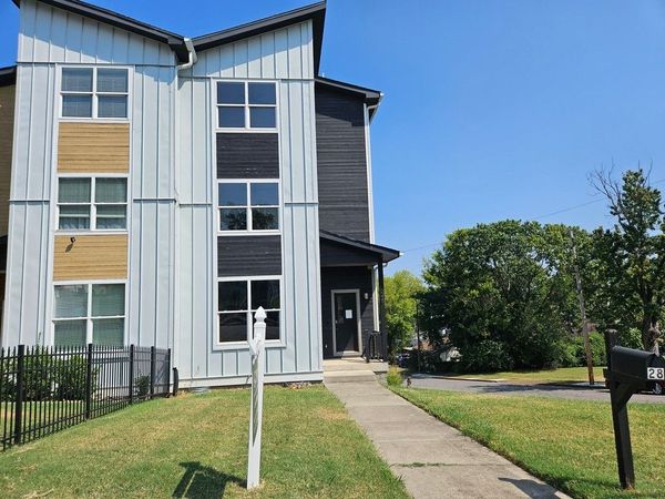 28 N Hill St , Nashville, TN 37210