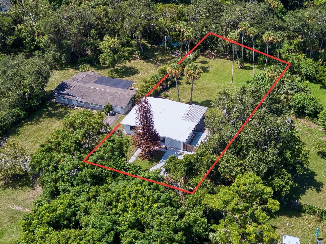 628 N Duss Street, New Smyrna Beach, FL 32168 Photo