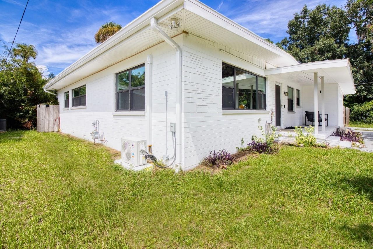 628 N Duss Street, New Smyrna Beach, FL 32168 Photo