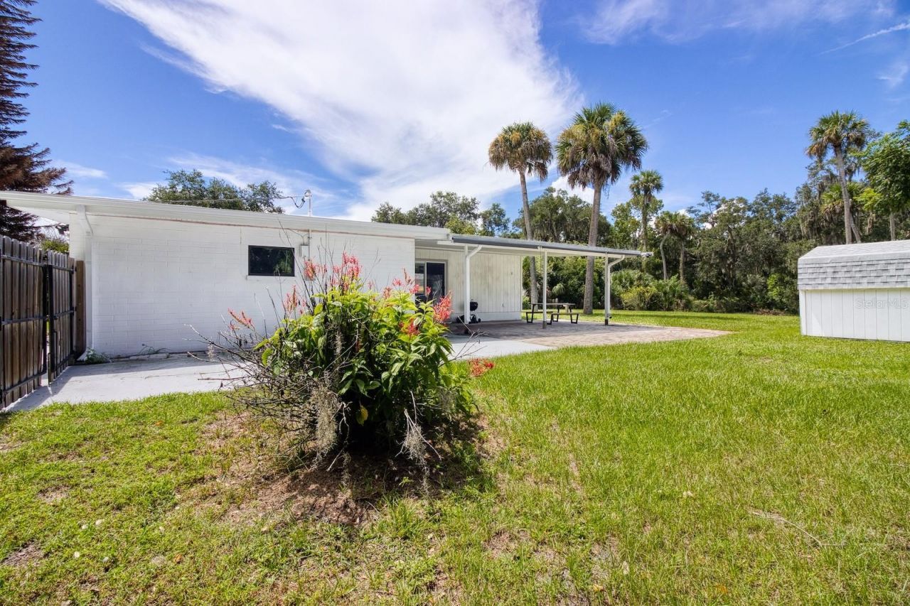 628 N Duss Street, New Smyrna Beach, FL 32168 Photo