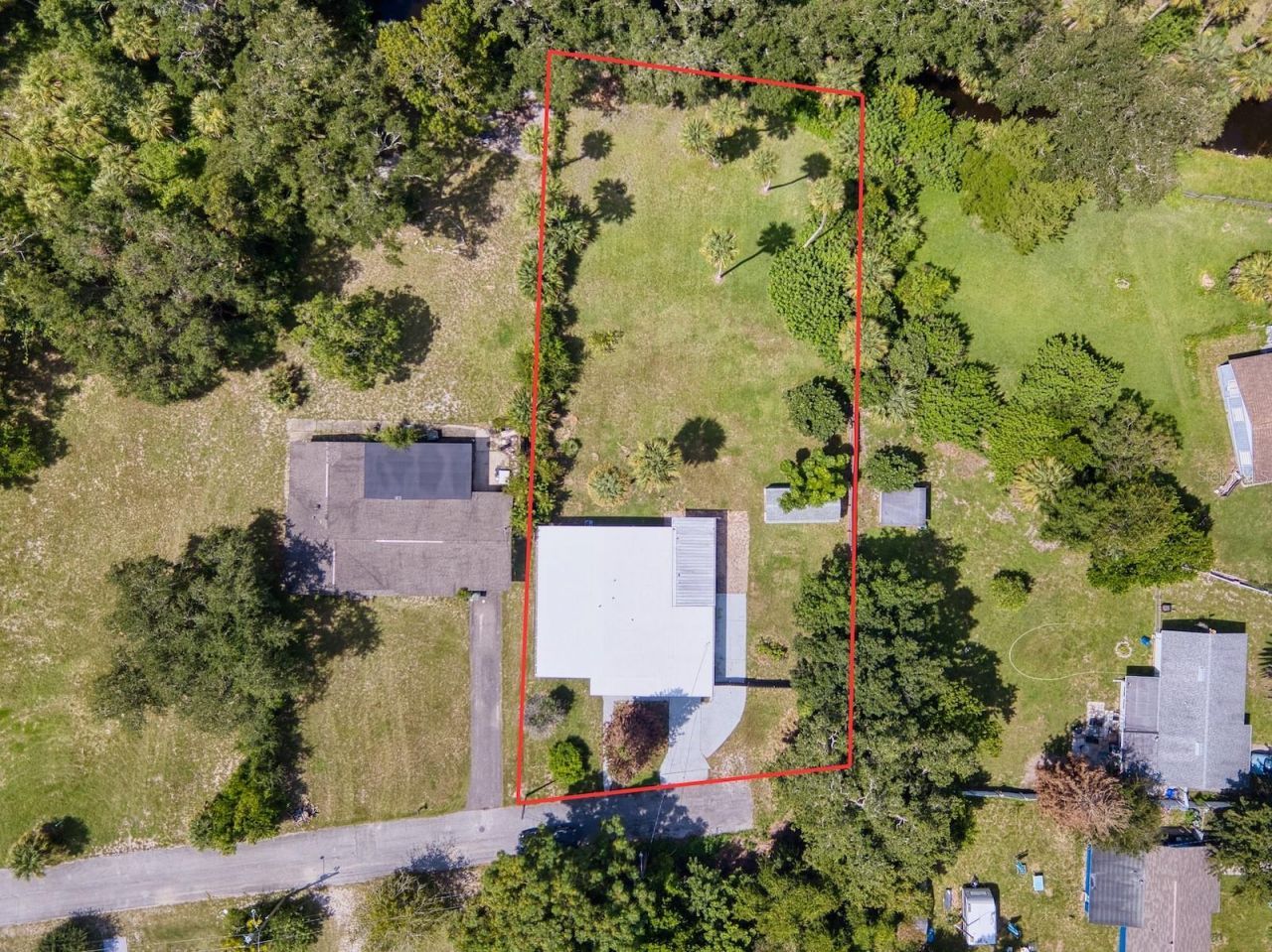 628 N Duss Street, New Smyrna Beach, FL 32168 Photo
