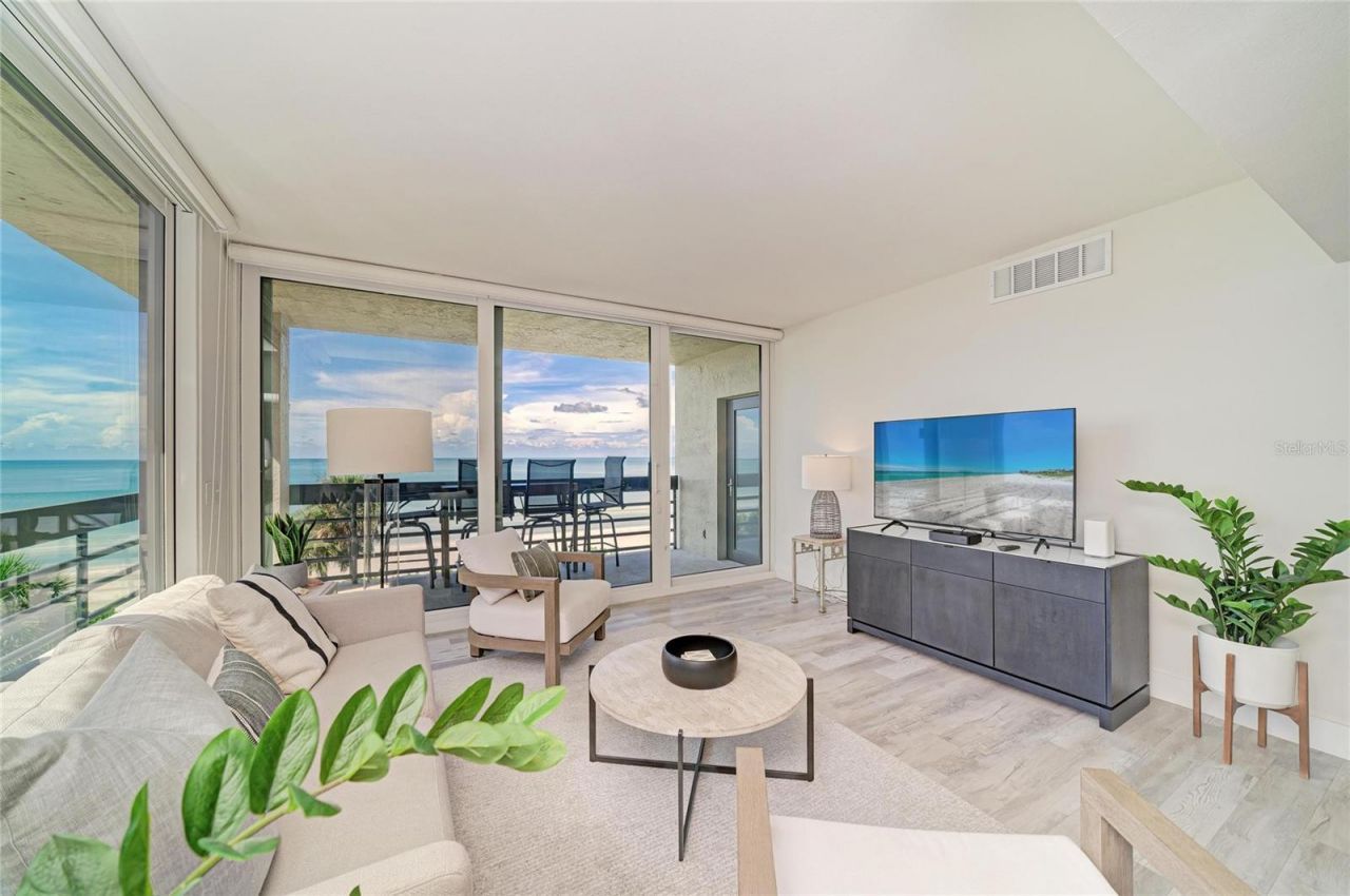 1055 Gulf Of Mexico Drive, Unit 301, Longboat Key, FL 34228 Photo