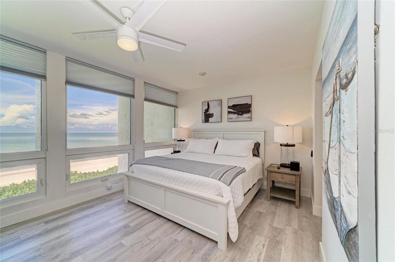 1055 Gulf Of Mexico Drive, Unit 301, Longboat Key, FL 34228 Photo