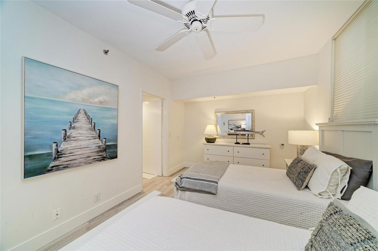 1055 Gulf Of Mexico Drive, Unit 301, Longboat Key, FL 34228 Photo