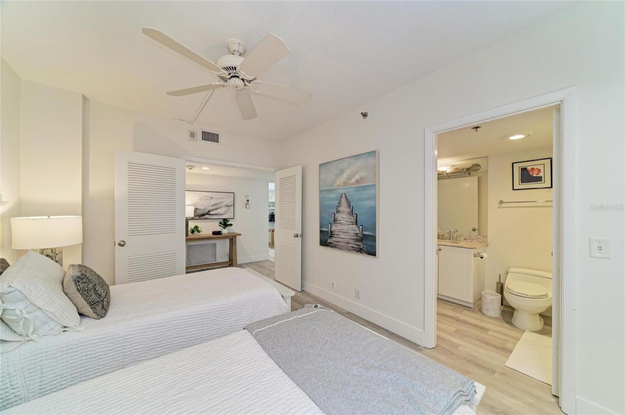1055 Gulf Of Mexico Drive, Unit 301, Longboat Key, FL 34228 Photo